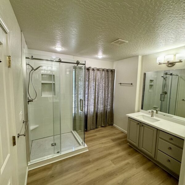 bathroom-remodeling-bathroom-shower-prescott-pinnacle-construction-prescott-valley
