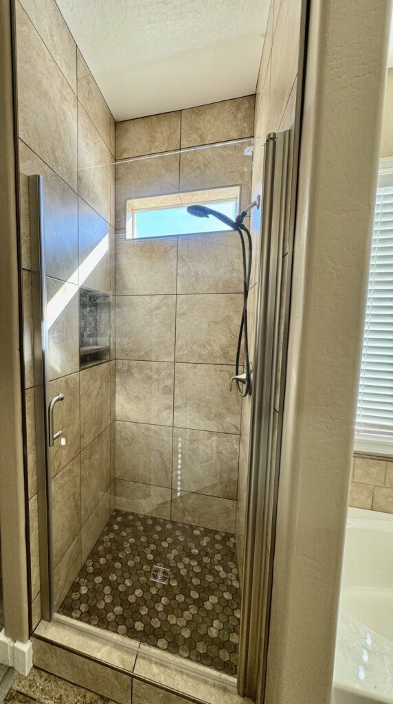 bathroom-remodeling-shower-area-prescott-pinnacle-construction-prescott-valley-featured