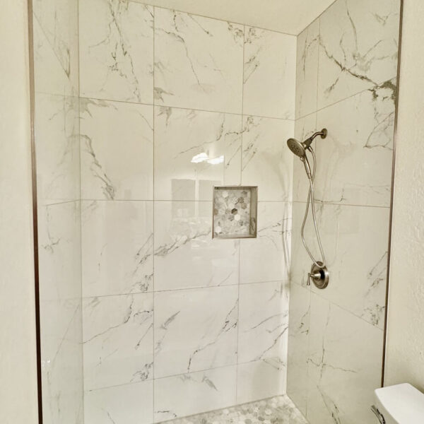 bathroom-remodeling-shower-area-prescott-pinnacle-construction-chino-valley-highlight