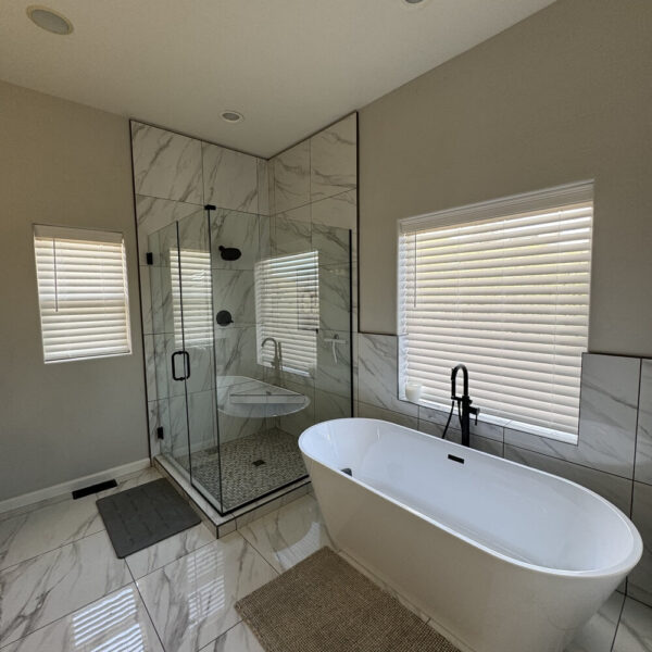 flooring-installation-bathroom-shower-prescott-pinnacle-construction-prescott-valley-featured