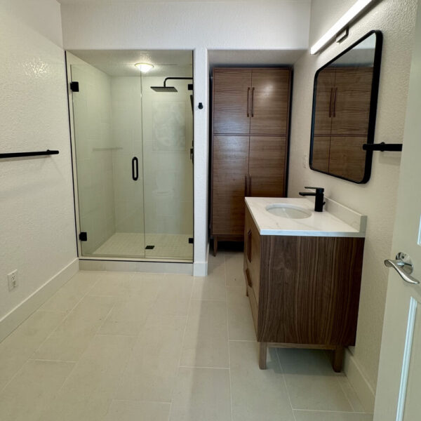 flooring-installation-bathroom-shower-prescott-pinnacle-construction-prescott-featured