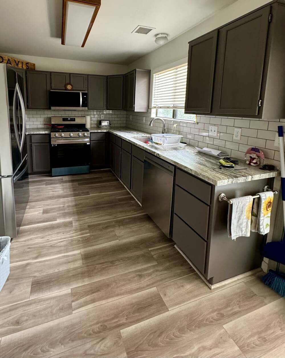 Updated kitchen cabinets and quartz countertops in a Prescott Valley AZ home ready for holiday entertaining